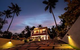 The Vogue - Luxury Private Pool Villa , Athirappilly